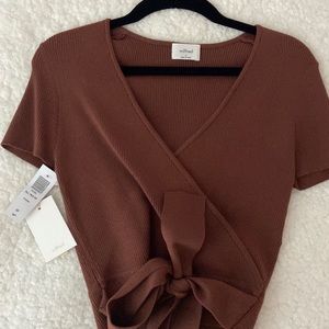 Aritzia tied top